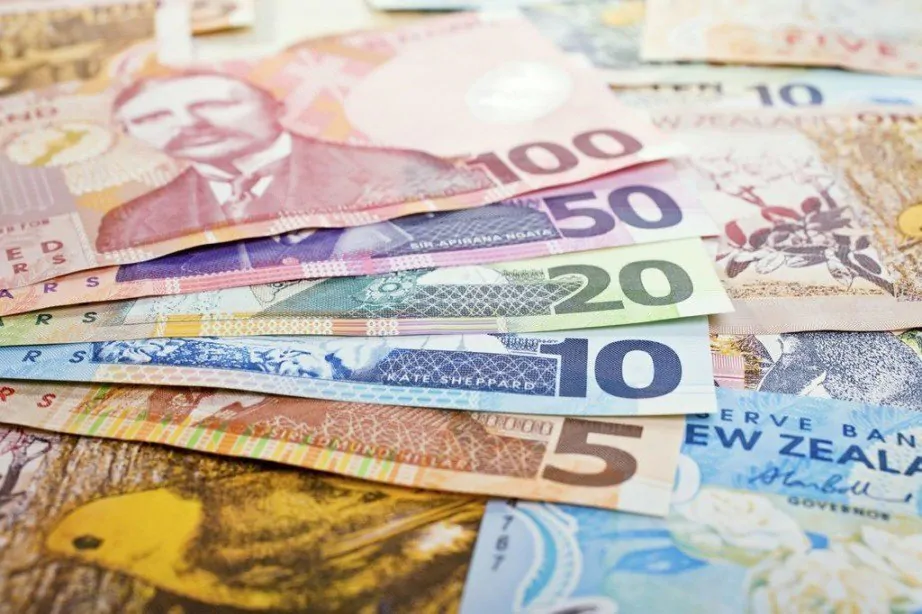 Australia, NZ dollars near yen peaks, poised for 2025 gains