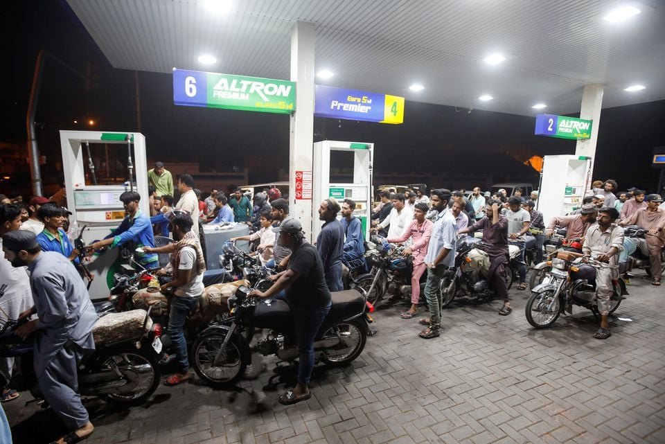 Petroleum dealers threaten to shut pumps nationwide