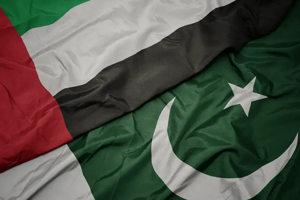 Pakistan, UAE review steps to expand trade