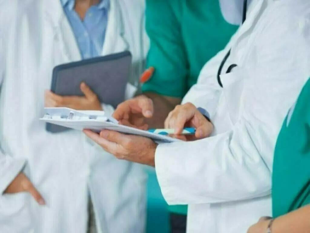 Punjab govt urged to lift ban on medical representatives’ visit to public hospitals