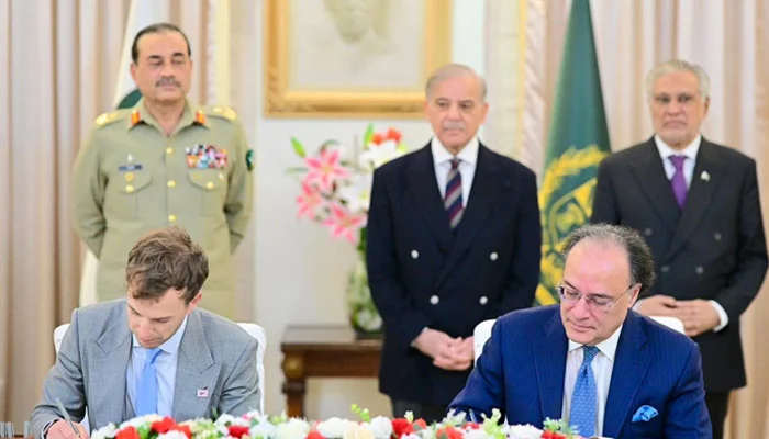 Pakistan signs MoU with US fintech for digital payments