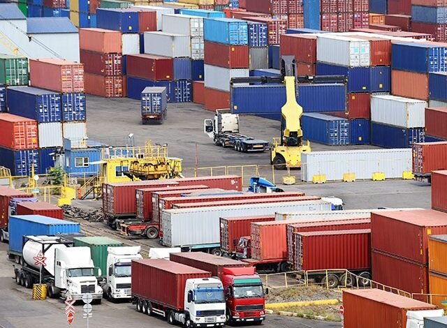 Pakistan Customs enforces official bank rates, ends arbitrary shipping charges