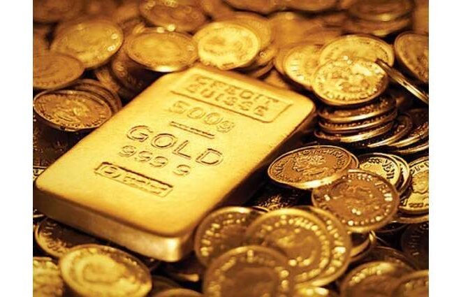 Gold price in Pakistan falls Rs3,700 per tola
