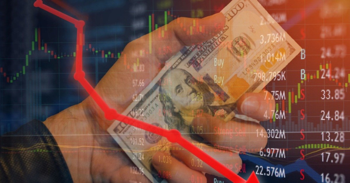 Asian Stocks Decline, Dollar Softens as Trade Tensions Resurface